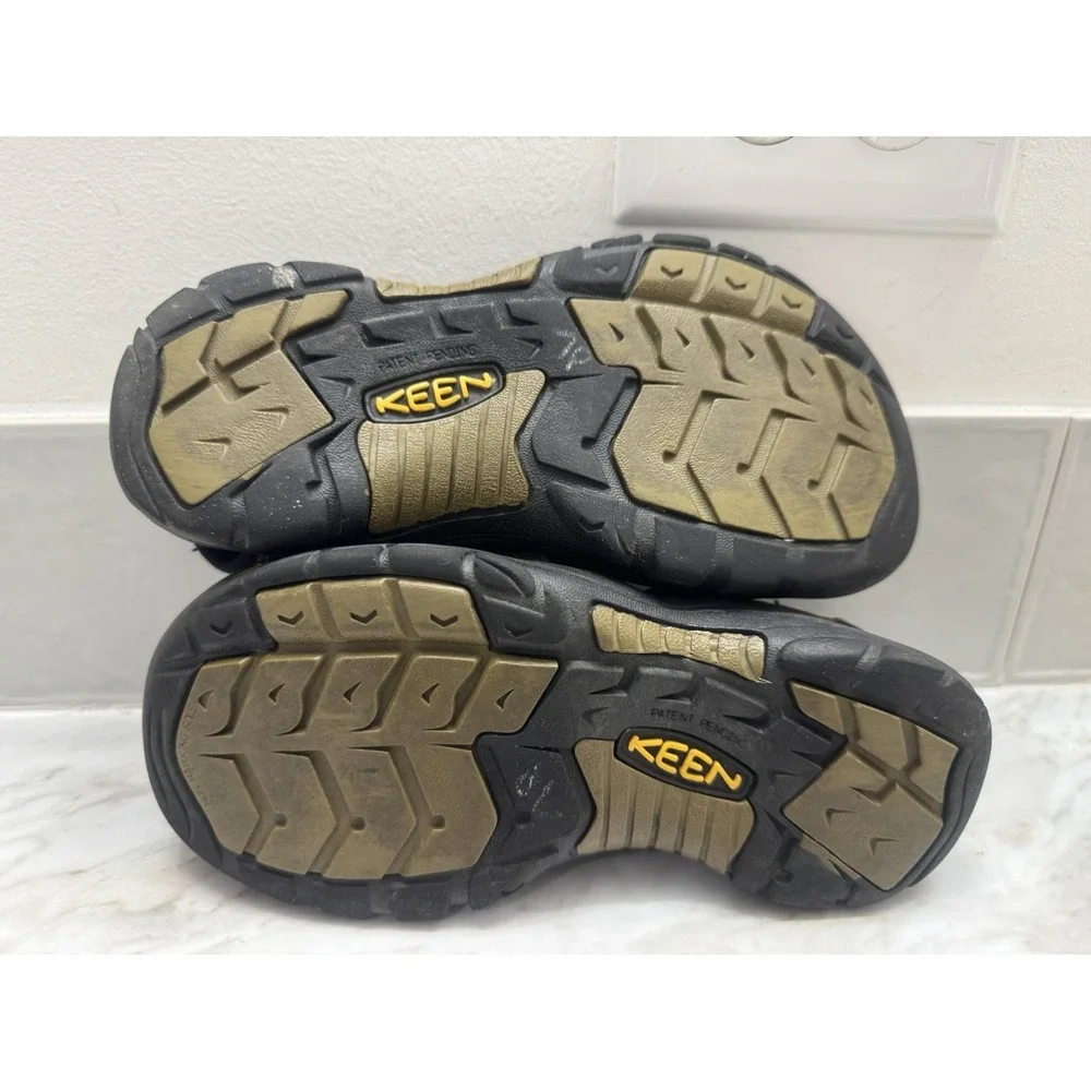 Keen Newport Outdoor‎ Hiking Water Shoes Sandals Size 2Y